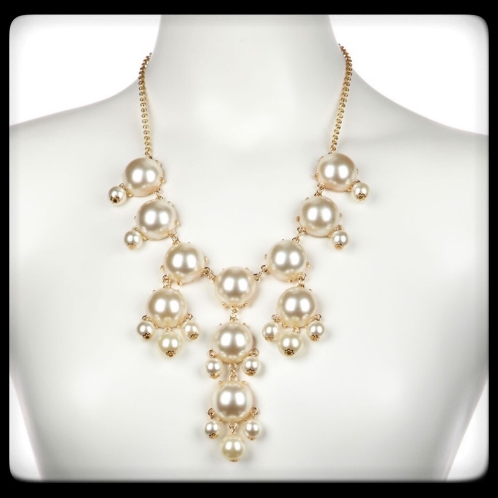 Ladies Drop Pearl Necklace